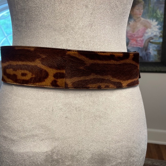 Luxury Designer Yves Saint Laurent Italy - Leopard Style Fur /Leather 39" long - Picture 4 of 6